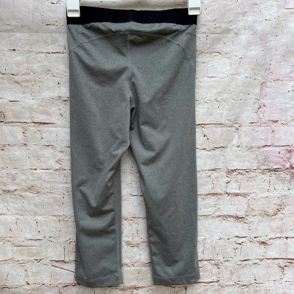 NIKE PRO DRI-FIT Women's Sz S Training Capri Cropped Tights Grey 589366-091 - Picture 2 of 7